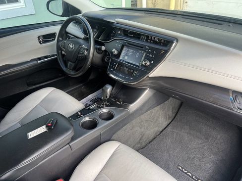 Used 2018 Toyota Avalon XLE image 14