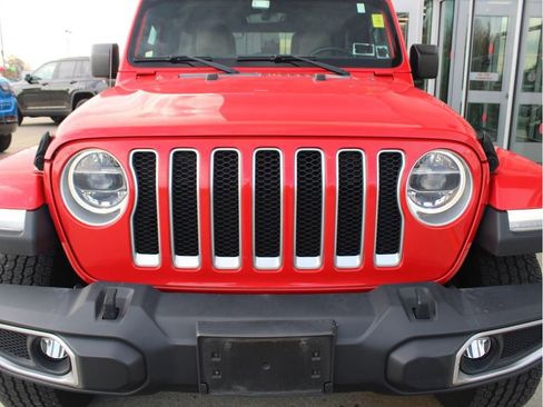 Used 2018 Jeep Wrangler Unlimited Sahara w/ Dual Top Group image 2