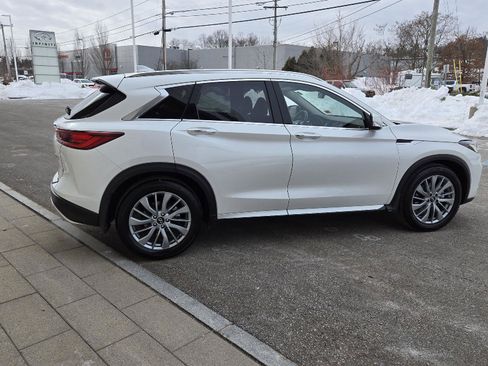 Certified 2025 INFINITI QX50 Luxe image 13