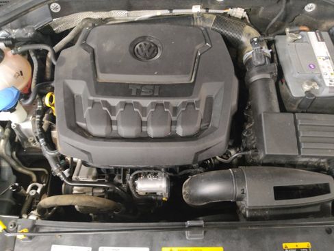 Used 2022 Volkswagen Passat 2.0T FWD image 30