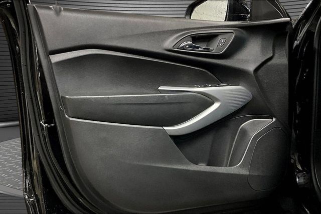 Used 2026 Chevrolet Trax LS w/ LS Convenience Package FWD image 19