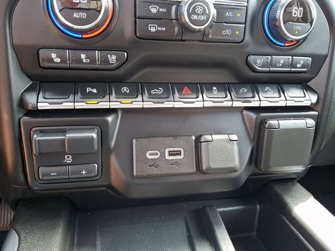 Used 2021 Chevrolet Silverado 1500 LTZ AWD/4WD image 24