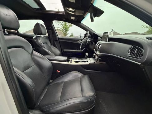 Used 2020 Kia Stinger GT1 RWD image 36