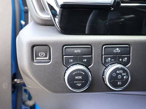 Used 2023 GMC Sierra 1500 Elevation w/ Preferred Package AWD/4WD image 13