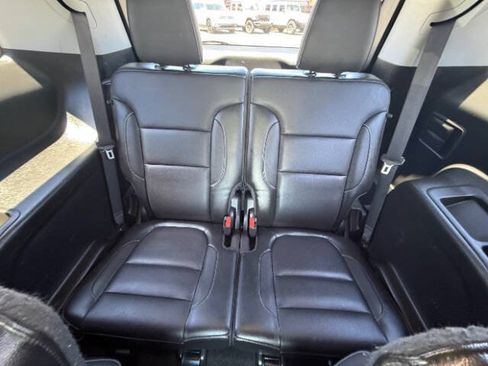 Used 2018 GMC Acadia SLT AWD/4WD image 19