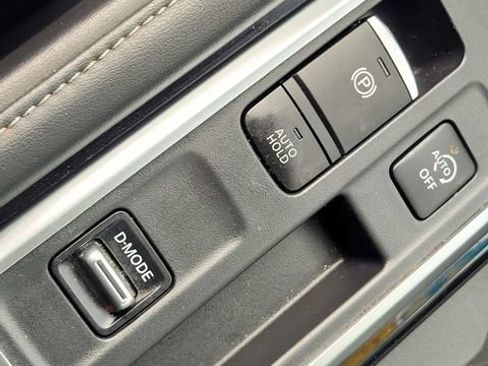 Used 2022 Nissan Pathfinder SV FWD image 26
