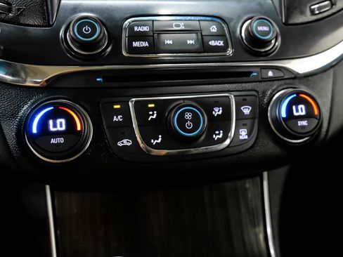 Used 2019 Chevrolet Impala Premier FWD image 25
