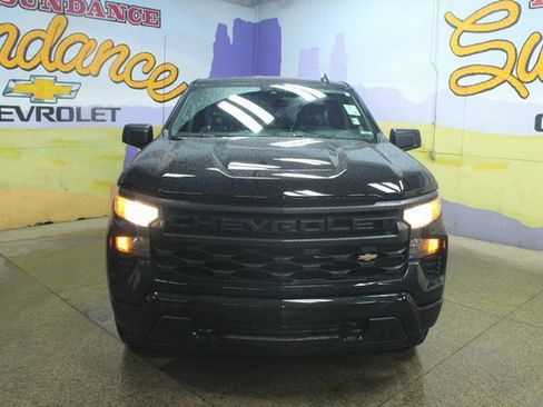 Used 2023 Chevrolet Silverado 1500 Custom image 3