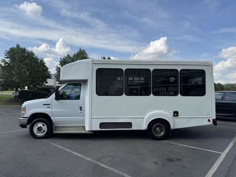 Used 2013 Ford E-350 and Econoline 350 Super Duty w/ Shuttle Bus Prep Pkg RWD image 12