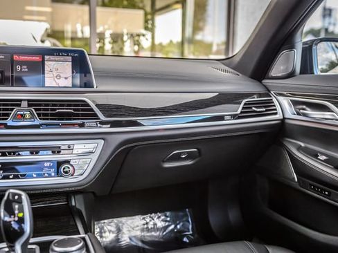 Used 2019 BMW 740i w/ M Sport Package RWD image 36