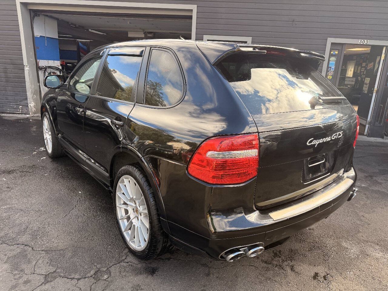Used 2008 Porsche Cayenne GTS AWD/4WD image 7