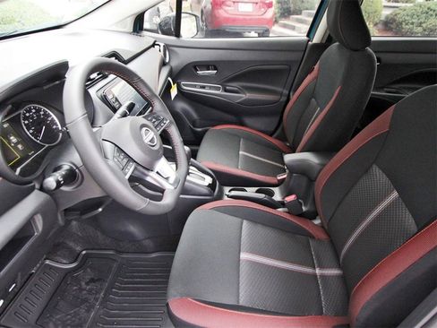 New 2025 Nissan Versa SR w/ Trunk Package image 6