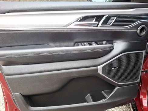 Used 2024 Jeep Wagoneer Series II image 15