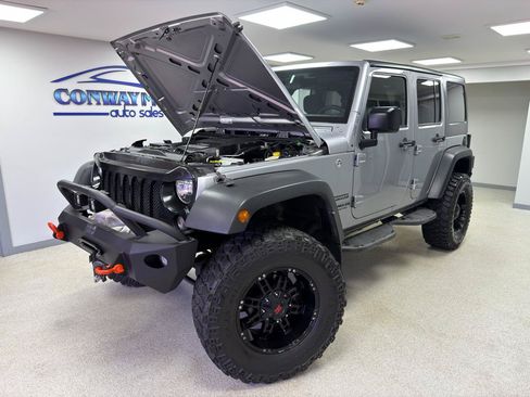 Used 2017 Jeep Wrangler Unlimited Sport w/ Max Tow Package AWD/4WD image 34