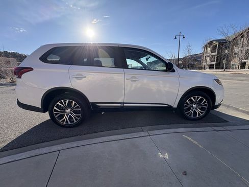 Used 2017 Mitsubishi Outlander ES image 11