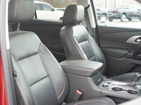 Used 2020 Chevrolet Traverse LT w/ LT Premium Package image 24