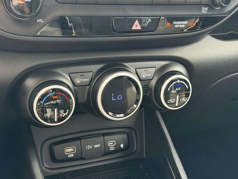 Certified 2023 Hyundai Venue Limited w/ Cargo Package FWD image 30