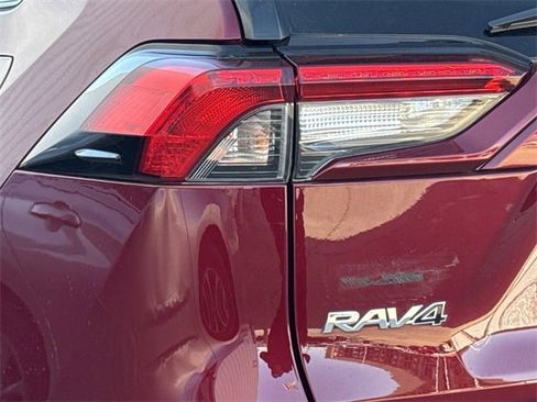 Used 2022 Toyota RAV4 LE image 6