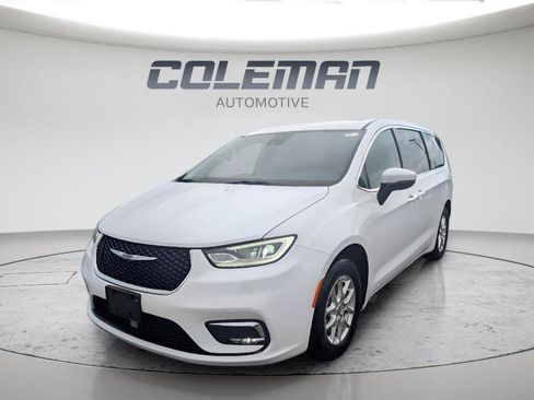 Used 2023 Chrysler Pacifica Touring-L FWD image 1