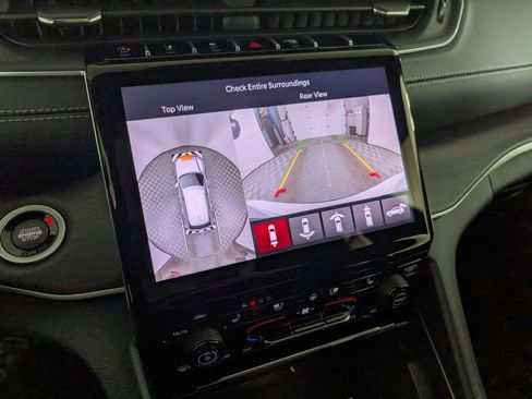 New 2025 Jeep Grand Cherokee L Limited w/ Luxury Tech Group II image 25