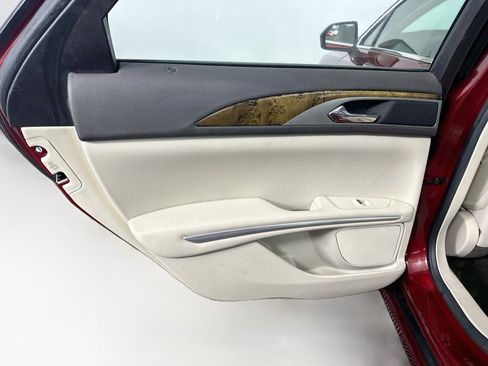 Used 2016 Lincoln MKZ FWD image 25