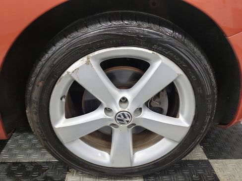 Used 2010 Volkswagen Beetle Red Rock FWD image 21