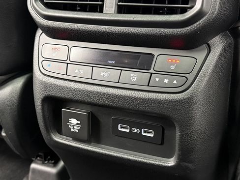 Used 2023 Honda Pilot TrailSport image 32