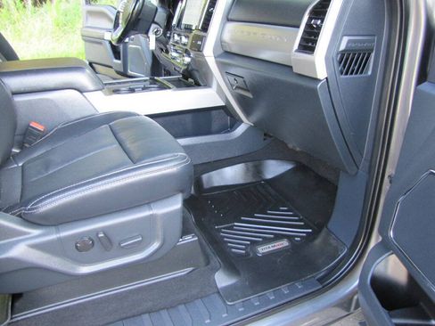 Used 2022 Ford F250 Lariat w/ Lariat Value Package AWD/4WD image 22
