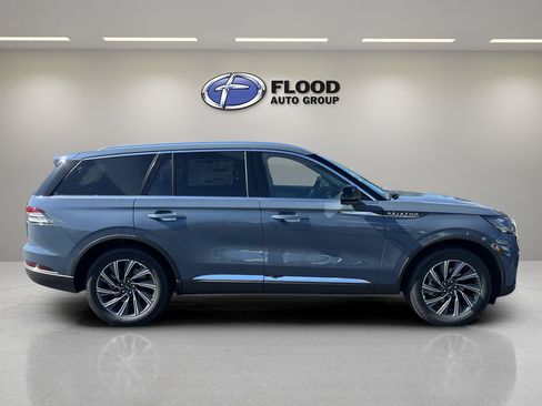 New 2026 Lincoln Aviator AWD image 4