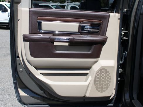 Used 2014 RAM 2500 Laramie w/ Convenience Group image 32
