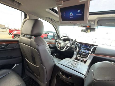 Used 2019 Cadillac Escalade ESV Premium Luxury AWD/4WD image 58
