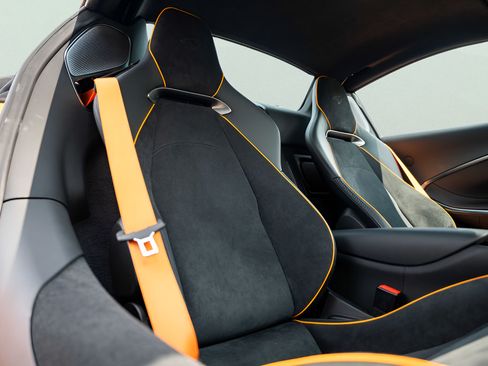 Used 2025 McLaren Artura Spider RWD image 47