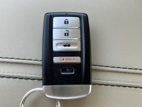 Used 2018 Acura TLX V6 w/ Technology Package FWD image 23