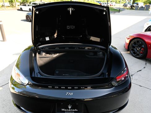 Used 2017 Porsche 718 Boxster RWD image 31
