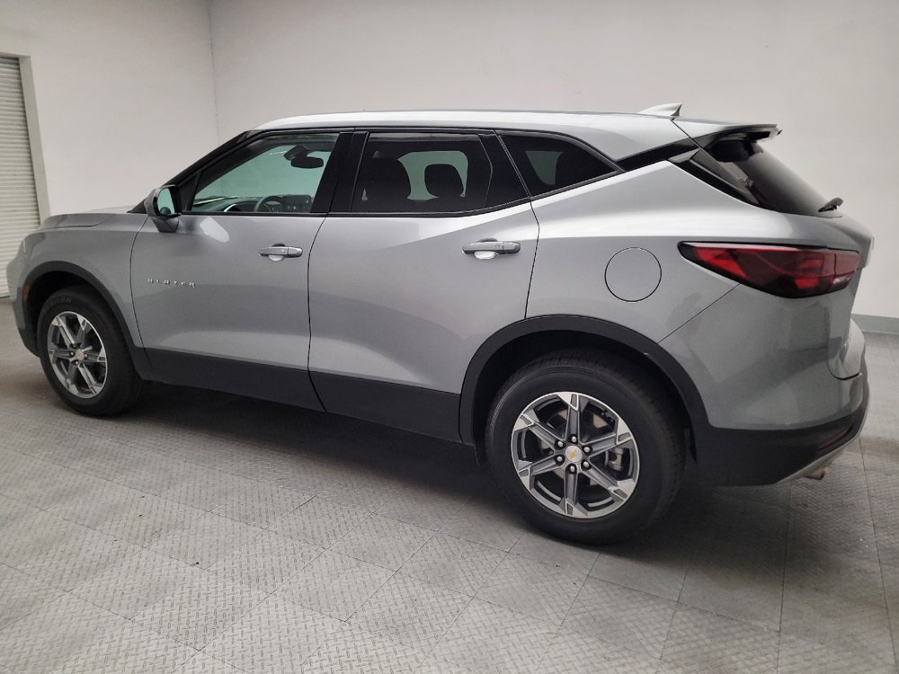 Used 2025 Chevrolet Blazer LT FWD image 3