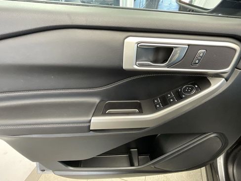 Used 2023 Ford Explorer XLT w/ Equipment Group 202A image 32