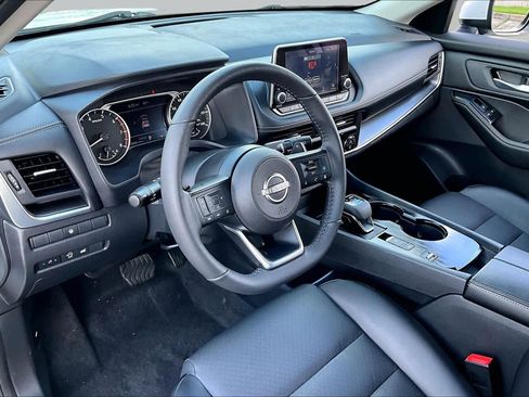 Certified 2024 Nissan Rogue SV w/ SV Premium Package FWD image 16