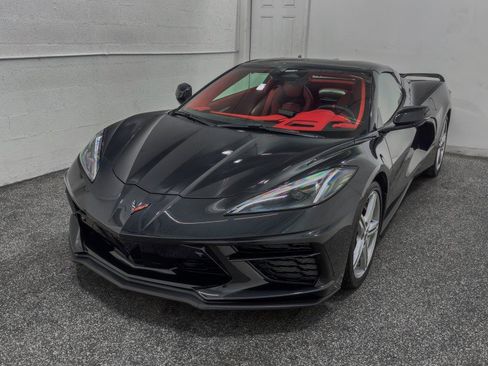 Used 2024 Chevrolet Corvette Stingray Premium Conv w/ Z51 Performance Package RWD image 12