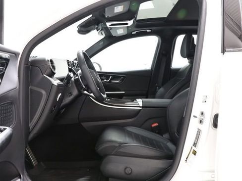 Used 2025 Mercedes-Benz GLC 43 AMG 4MATIC image 18