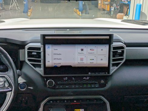 Used 2024 Toyota Tundra Limited image 16