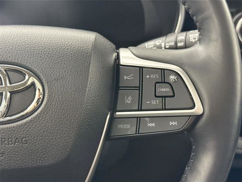 Used 2023 Toyota Highlander Platinum image 20