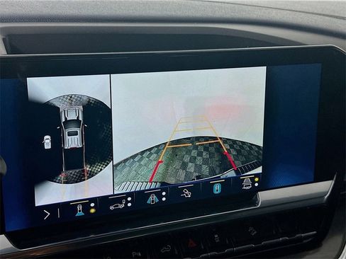 Used 2024 Chevrolet Silverado 3500 High Country w/ High Country Premium Package image 3