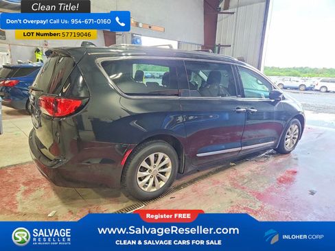 Used 2018 Chrysler Pacifica Touring-L w/ Advanced Safetytec Group FWD image 4