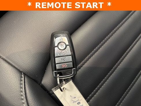 Used 2024 Ford Edge SEL w/ Convenience Package image 26