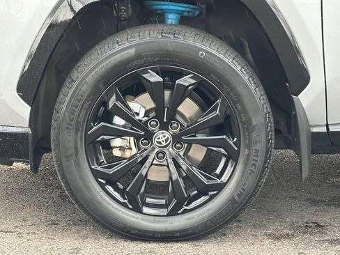 Used 2024 Toyota RAV4 SE image 25