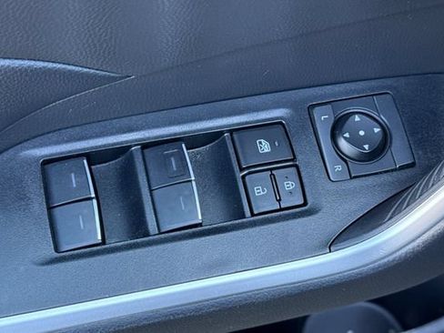 Used 2024 Toyota RAV4 XLE FWD image 12
