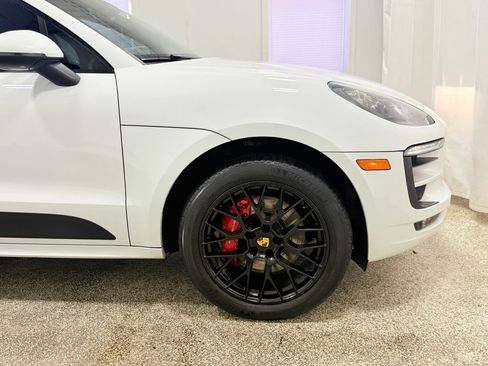 Used 2018 Porsche Macan GTS image 40