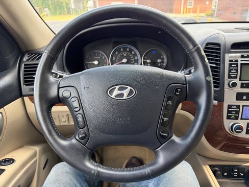 Used 2009 Hyundai Santa Fe Limited FWD image 18