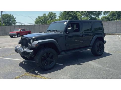 Used 2020 Jeep Wrangler Unlimited Sahara AWD/4WD image 4
