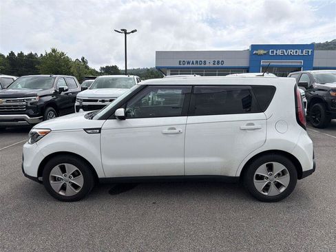 Used 2016 Kia Soul FWD image 2